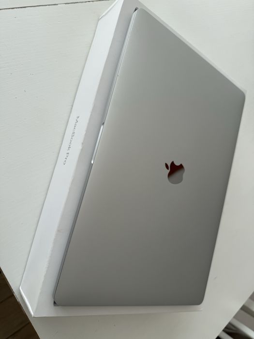 Macbook Pro 16 2019 A2141 i7 2,6 16GB 512GB SSD macOS Tahoe
