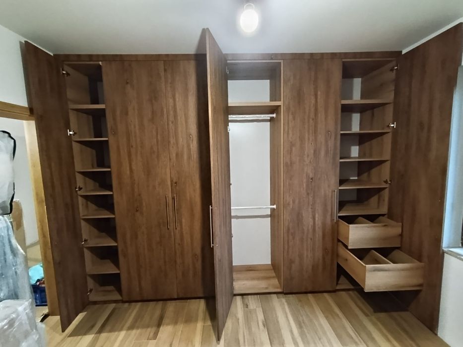 Kuchnie na wymiar, szafy