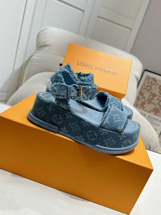 Louis Vuitton Buty, sandaly klapki, skora 200217