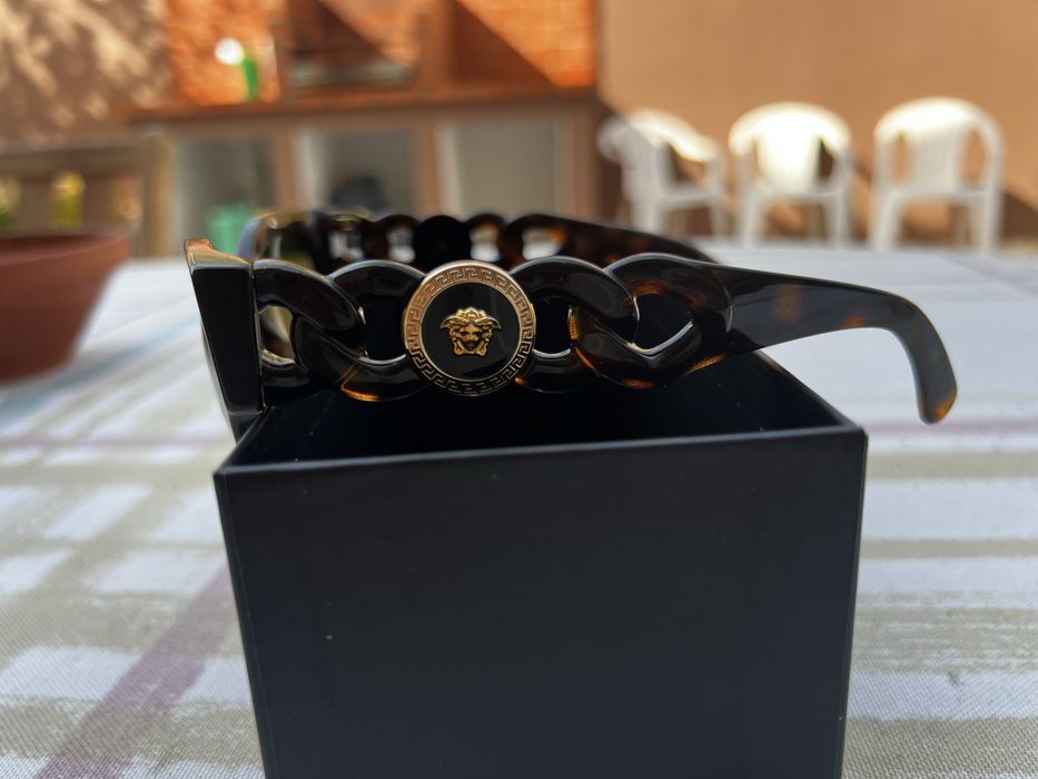 Óculos de sol Versace Tartaruga Medusa Chain