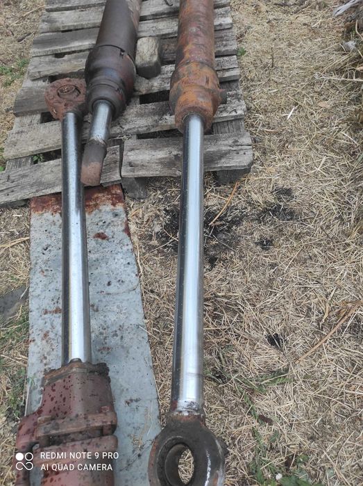 экскаватор Эо 2601 запчасть гидроцилиндр подьема со стрелой