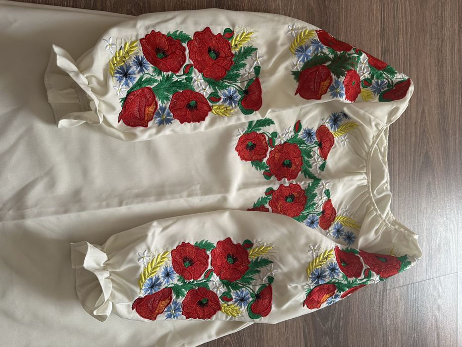 Продам вишите плаття