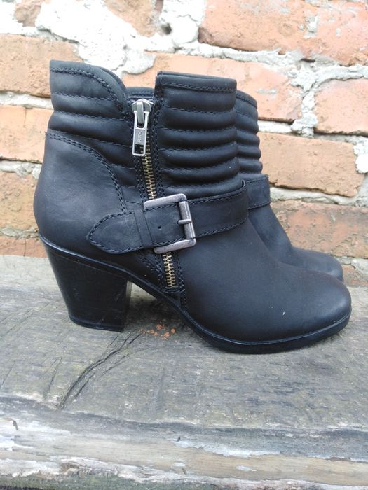 Черевички жіночі