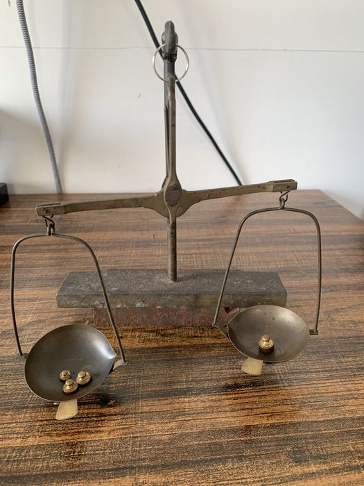 Balança antiga de precisão