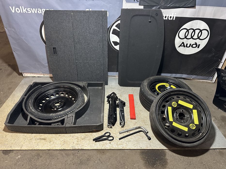 Полка докатка органайзер підлога Tiguan запаска домкрат ключ крюк болт