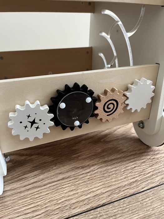 Mamabrum Drewniany pchacz chodzik stolik edukacyjny