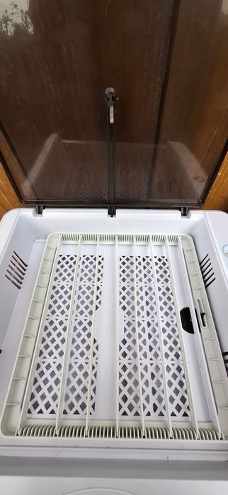 Vendo chocadeira 36 ovos impecável