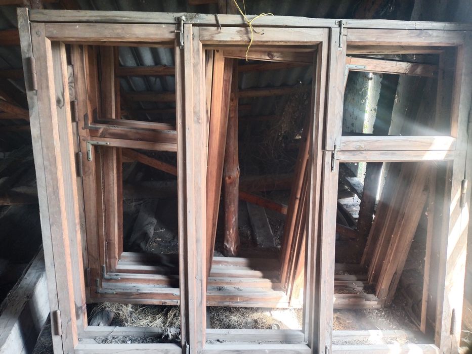 Продам деревянные окна с рамами в сборе.