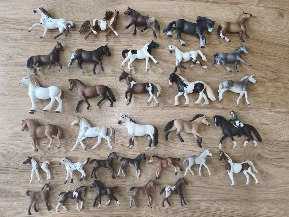 Kolekcja Schleich – konie, źrebięta, ambulans weterynaryjny i akcesoria