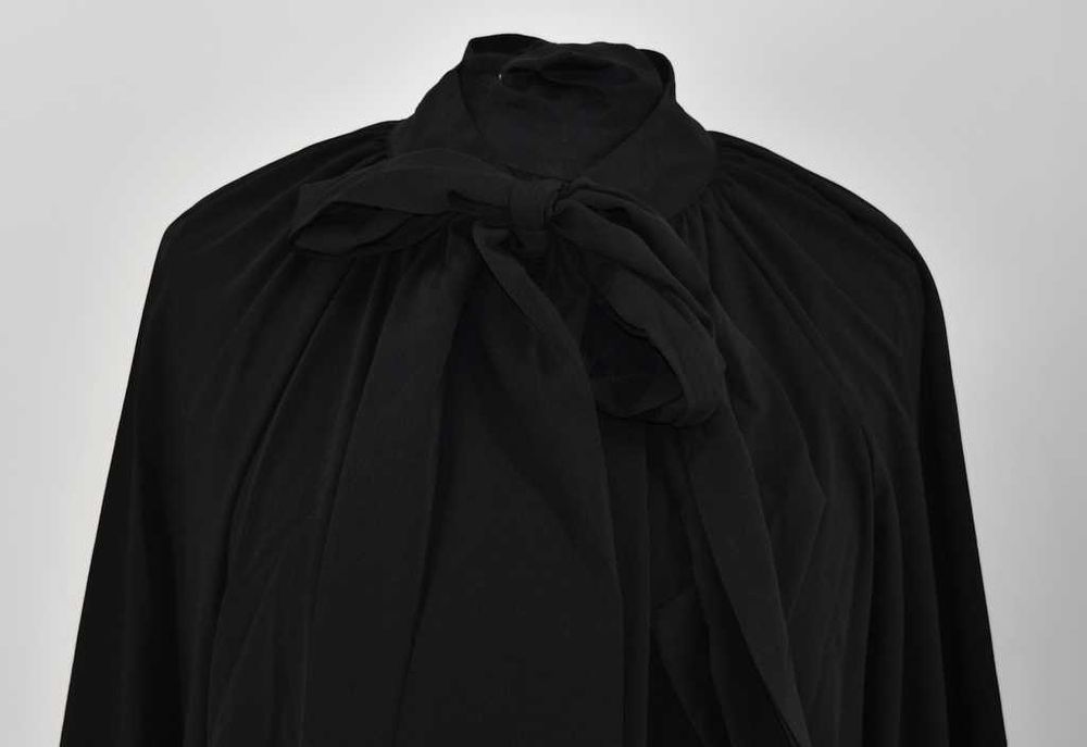 Elegancka sukienka z kokarda Bonprix 50