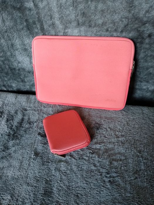 Futerał / etui na laptopa / tablet i akcesoria