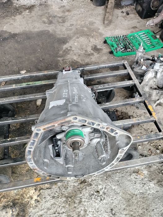 КПП коробка передач Mercedes-Bens W211 2.2D R2112610901