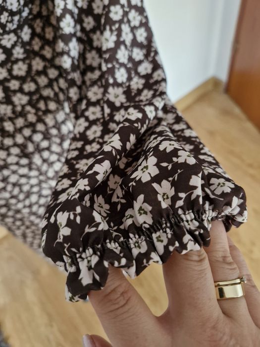 Sukienka midi rozcięcie kwiatuszki