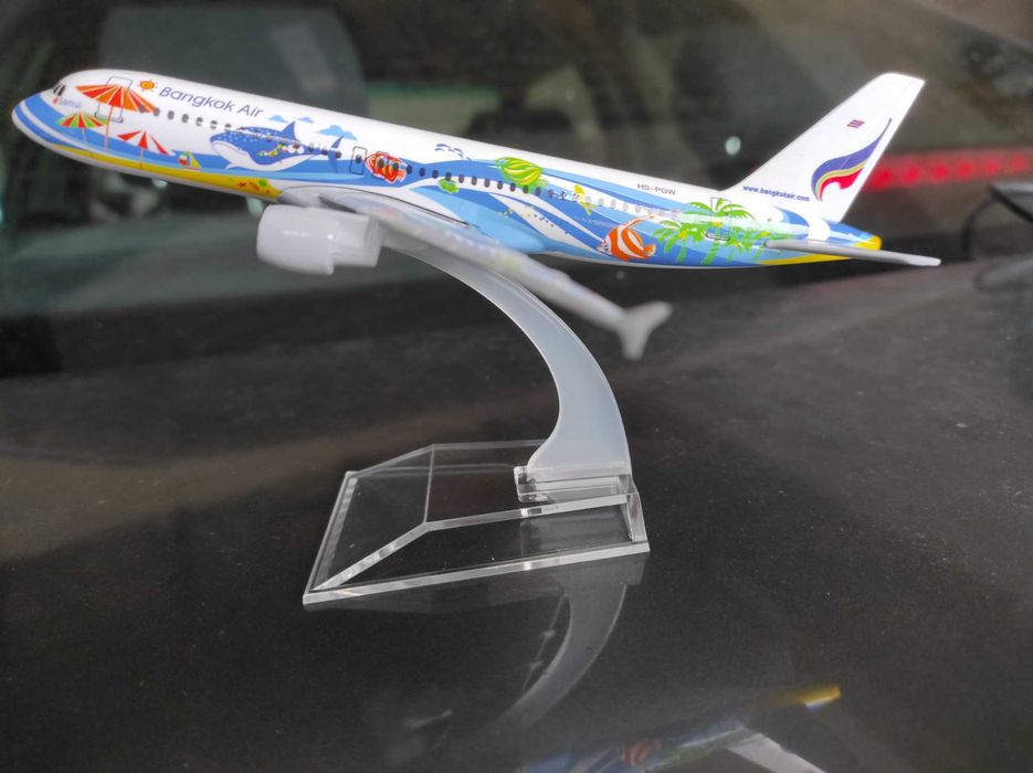 Nowy metalowy model samolotu Airbus A320