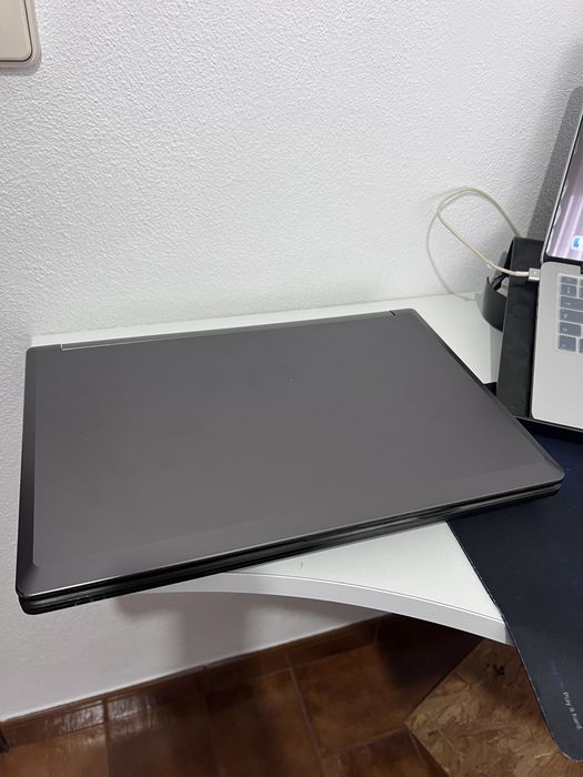 Portatil Clevo W355STQ Model Two