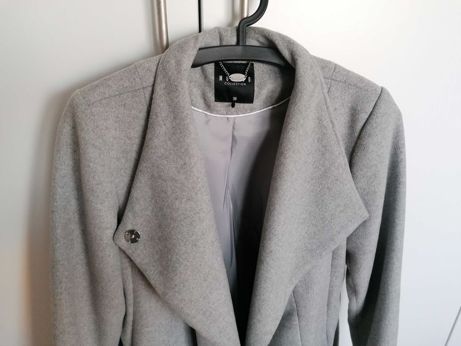 Szary płaszcz jesienny Mohito 38 wiązany