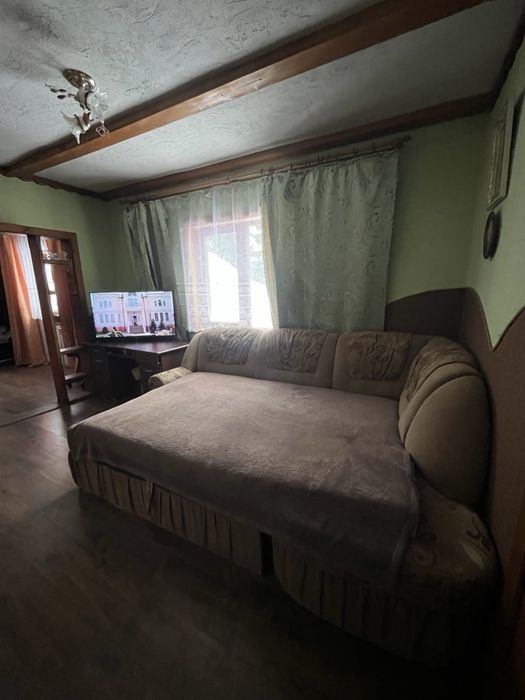 Здається будинок