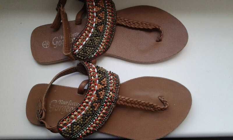 Босоножки your feet look gorgeous. натуральная кожа.38р