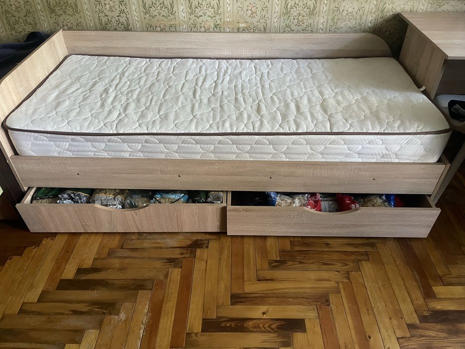 Односпальне ліжко з ортопедичним мартацом