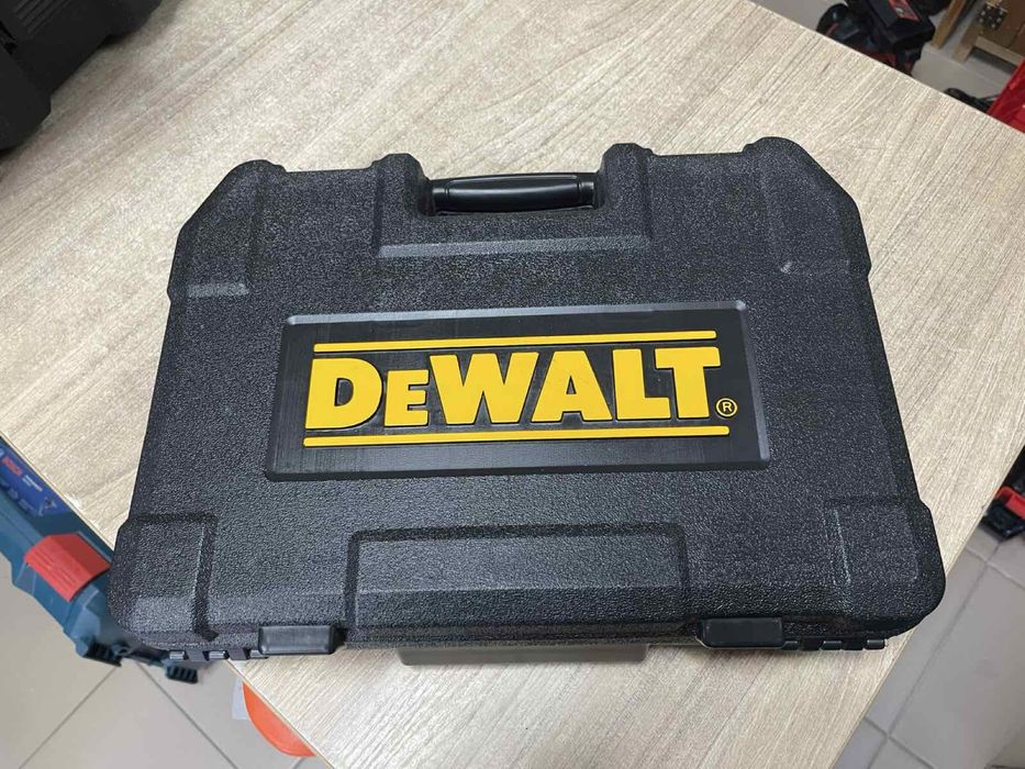 DeWALT DWMT73803 / Набір торцевих головок та ключів Девольт (142 предмета, 1/4" та 3/8")