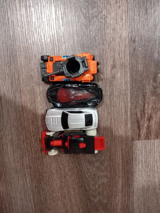 Продаю оригінальні Hot Wheels! 
Ціна від 40 до 70 грн за машинку.
Ос