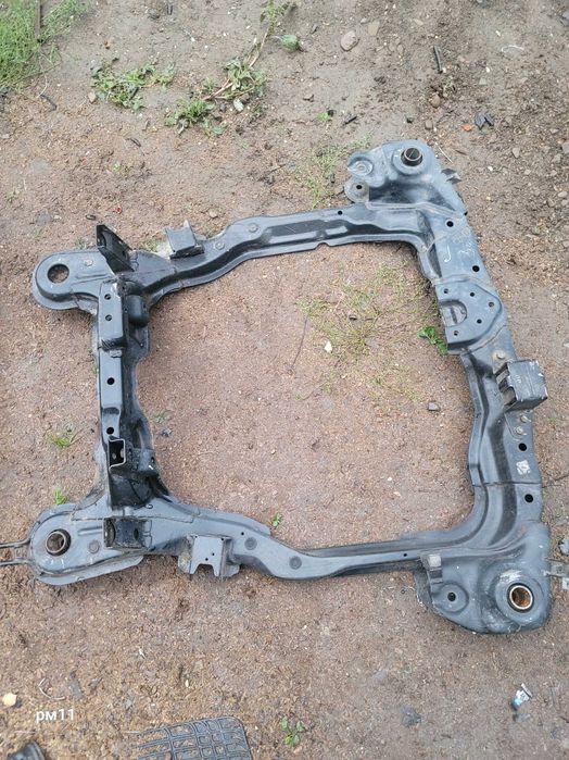 Підрамник передній Hyundai Tucson 2003-2012 балка туксон подрамник