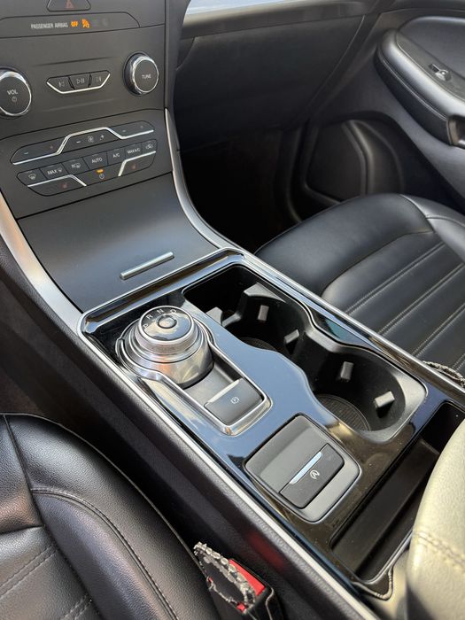 Автомобіль Ford Edge 2020