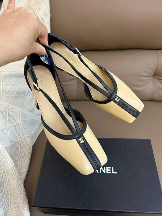 Czółenka Chanel Square Toe
