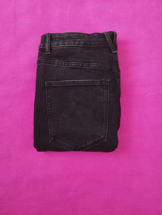 Czarne jeansy skinny