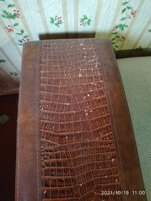 Продам диван  розкладний двухспальний стан нового