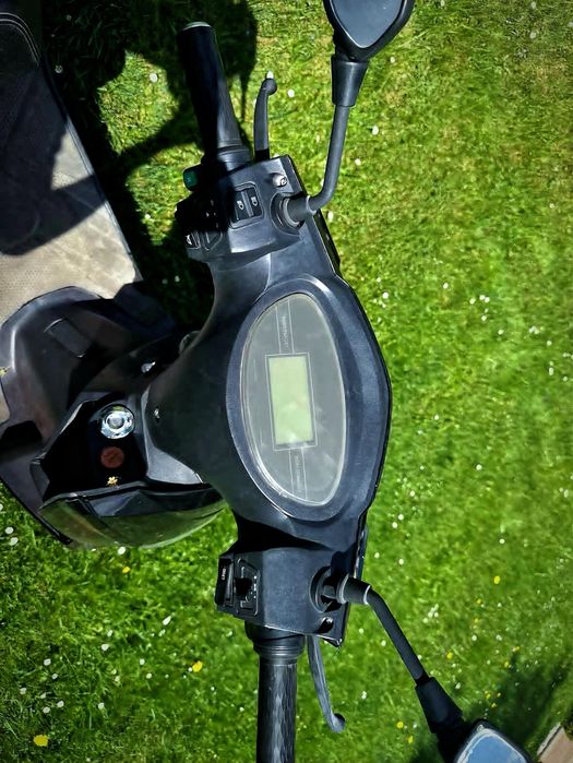 Продам б/у Електроскутер Yadea EM-215 Pro