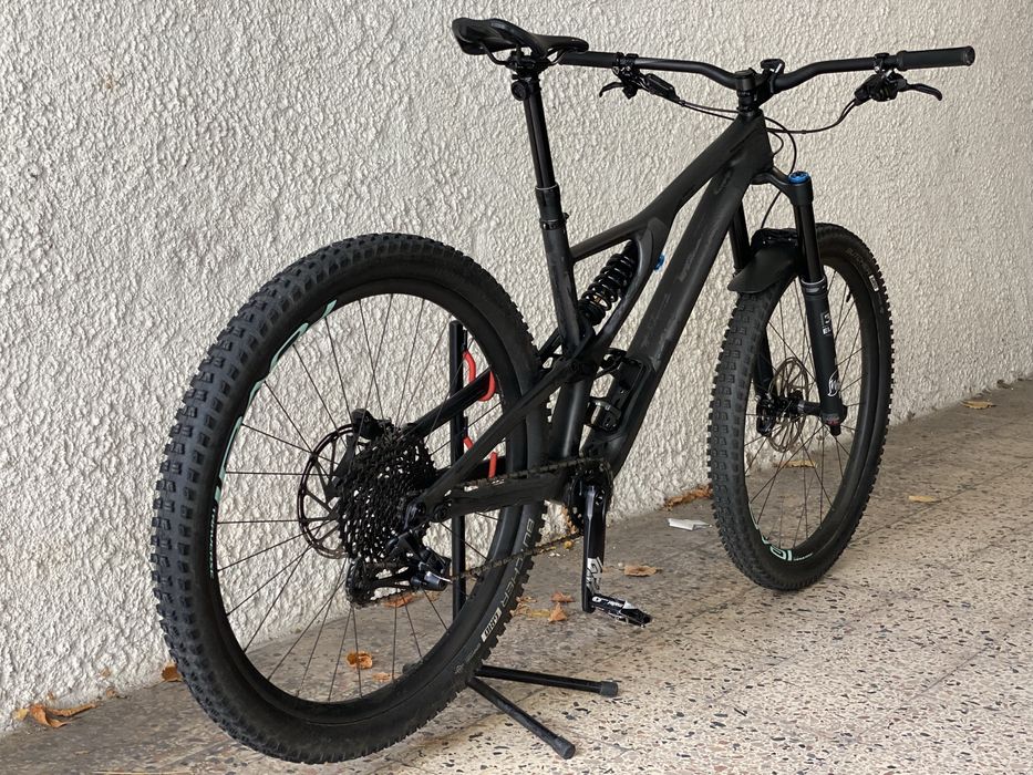 Specialized Stumpjumper EVO Pro 29 Carbono Suspensão total FOX