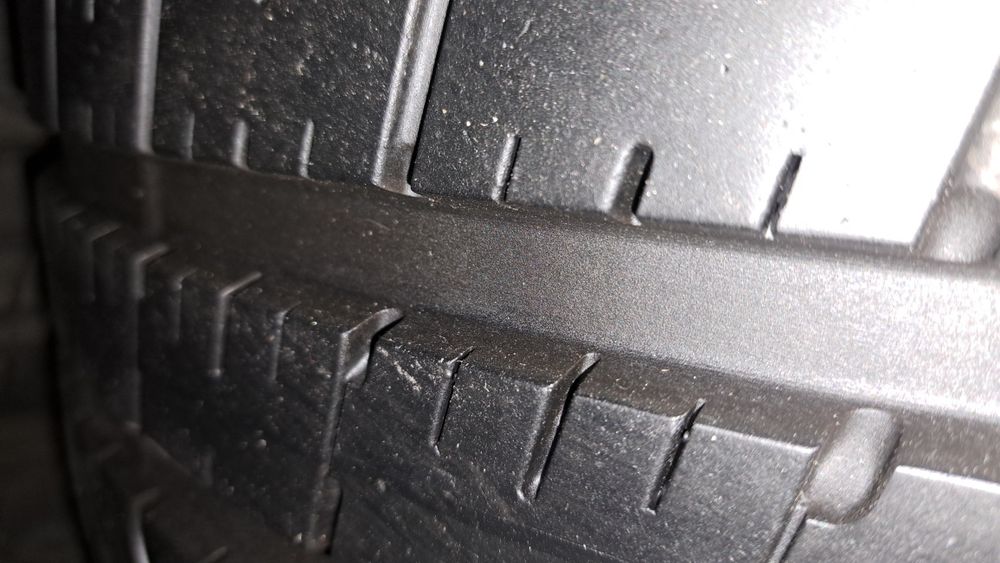 Pirellі 265.45 і 295.40  R21 різноширокі