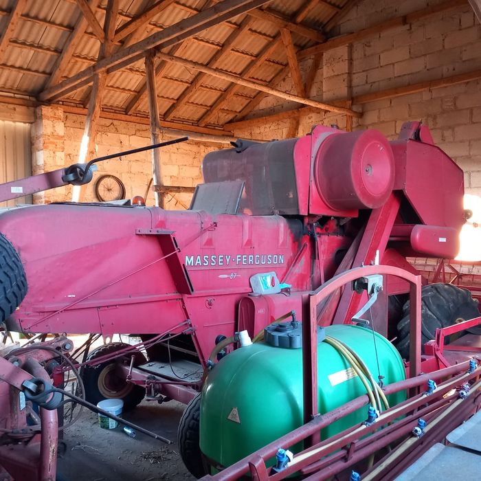 Kombajn zbożowy Massey Ferguson 87