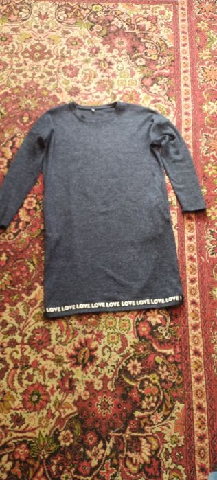 Продам платье весна осень