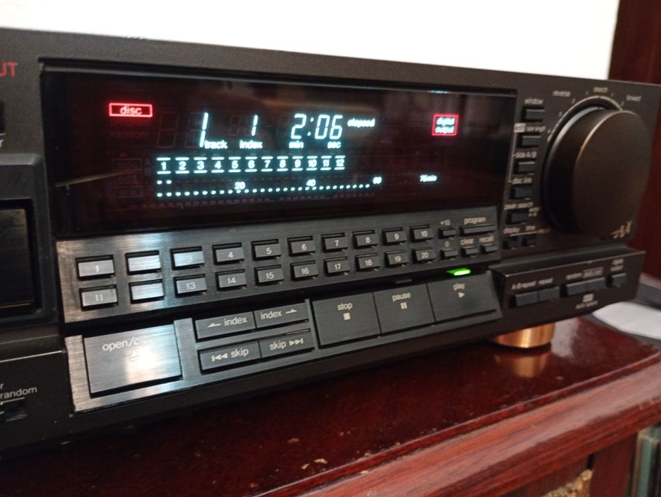 Leitor de CD Technics SL-P777