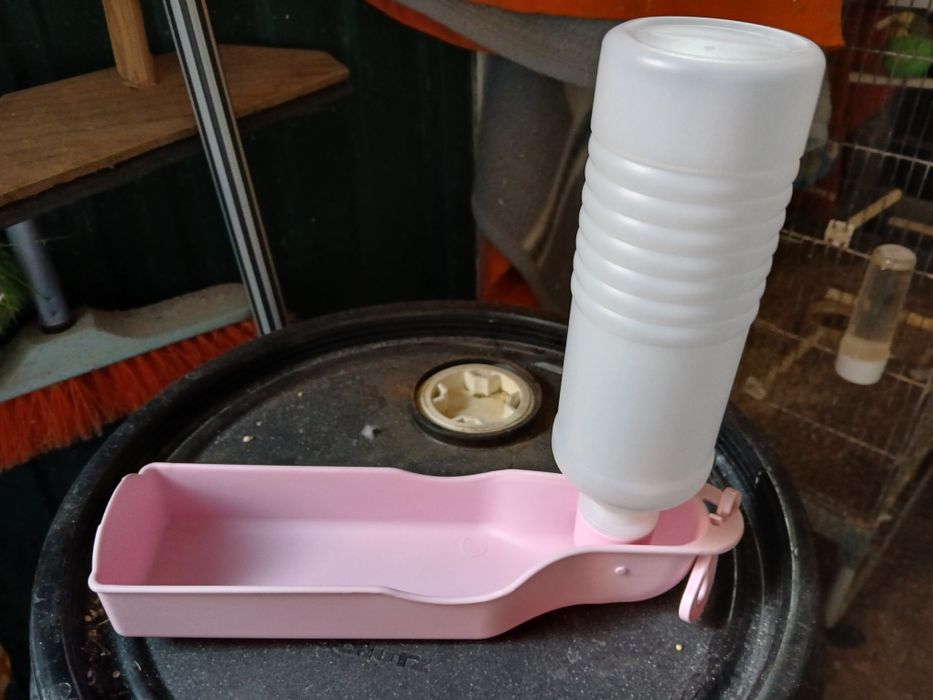 Bebedouro para animais de viagem