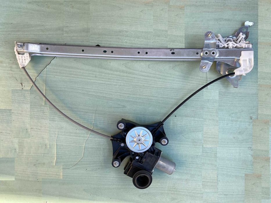 Склопідіймач стеклоподьемник задній лівий, центральний замок RAV4 2020