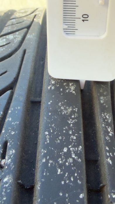 Opony 2szt 215/70R15