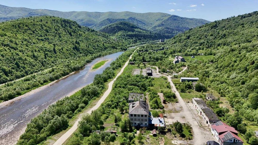 Будівля, комерція, недобудова, Довге (Сопіт), Львівська область