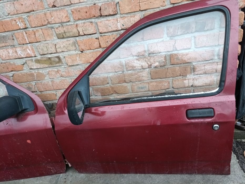 Двери в зборе ford sierra 1985