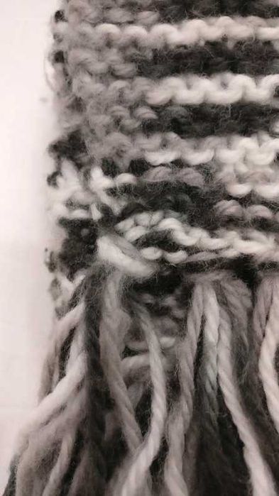 Cachecol (Branco, Cinzento e Preto)