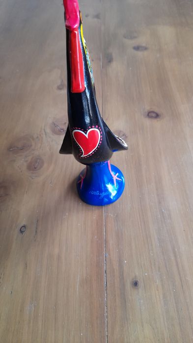 Peça artesanal em estanho, (Galo de Barcelos)