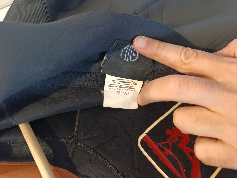 Fato de Surf Preto - Gul Titanium 2 G-Flex (Tamanho L) 3/2mm