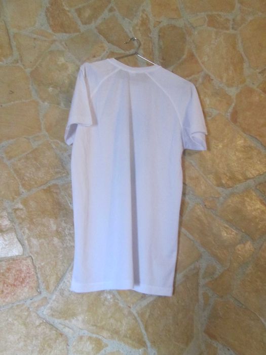 T-Shirt desportiva perfomance - NOVO