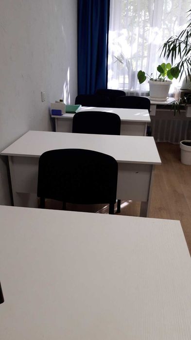 Продам столы письменные для класса или офиса.