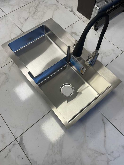 Мийка для кухні Kraft 7848 АR права сіра та гнучкий кран Venta VS473SB