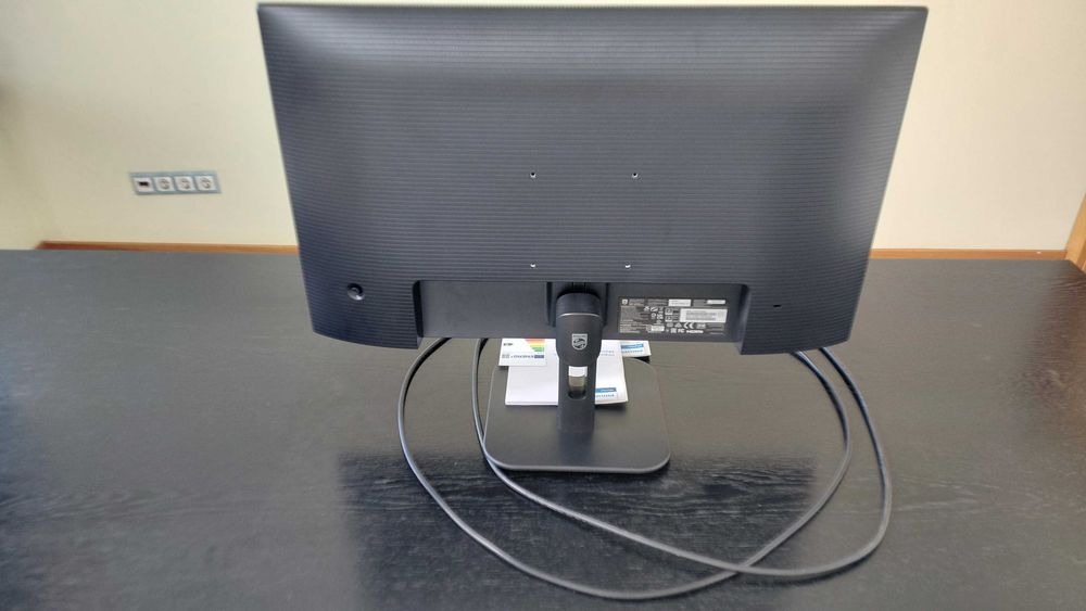 Monitor 27" PHILIPS 27E1 N11 usado