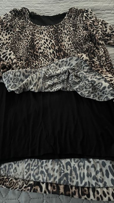 Damska sukienka panterka plisowana