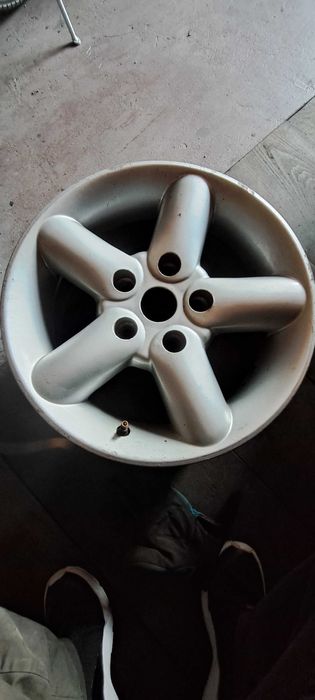 Sprzedam felgi stalowe 14" (opel) i aluminiowe 15" (hyundai)